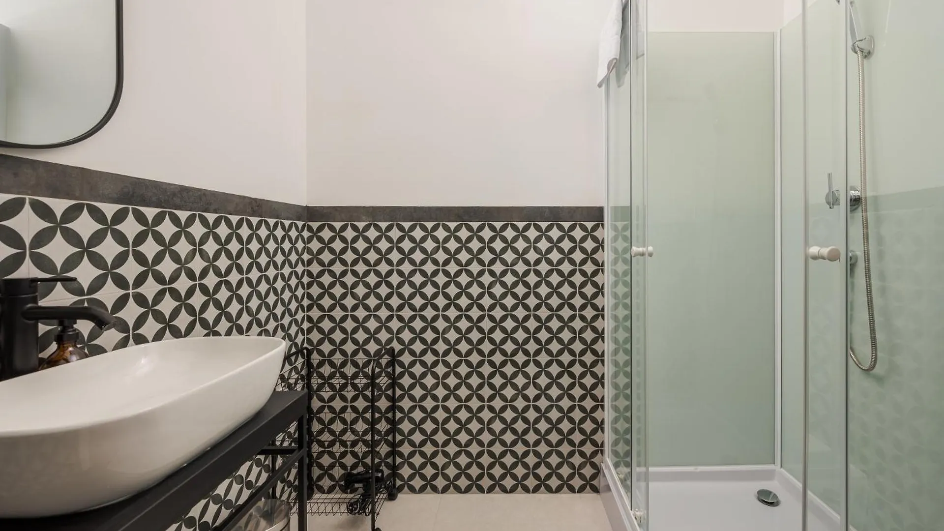 Urban Heart Deluxe Studios Warsaw Apartment